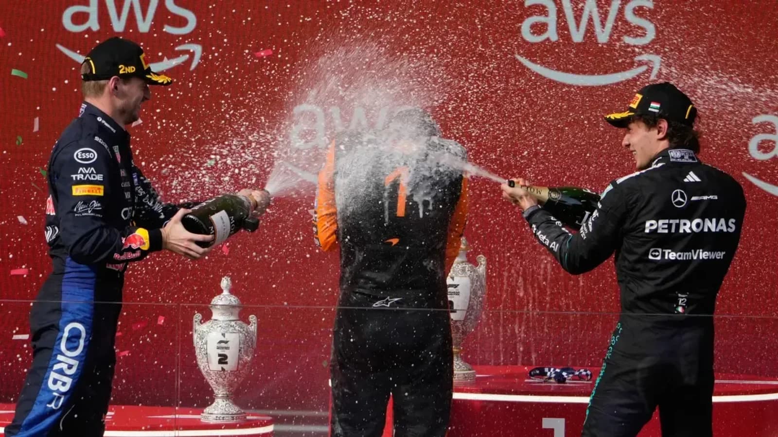 Pese a salir desde la séptima posición, la peor del año para él, Kimi Antonelli consigue llegar al podio gracias a la estrategia de Mercedes y pone todavía más · Fuente: Mundo Deportivo