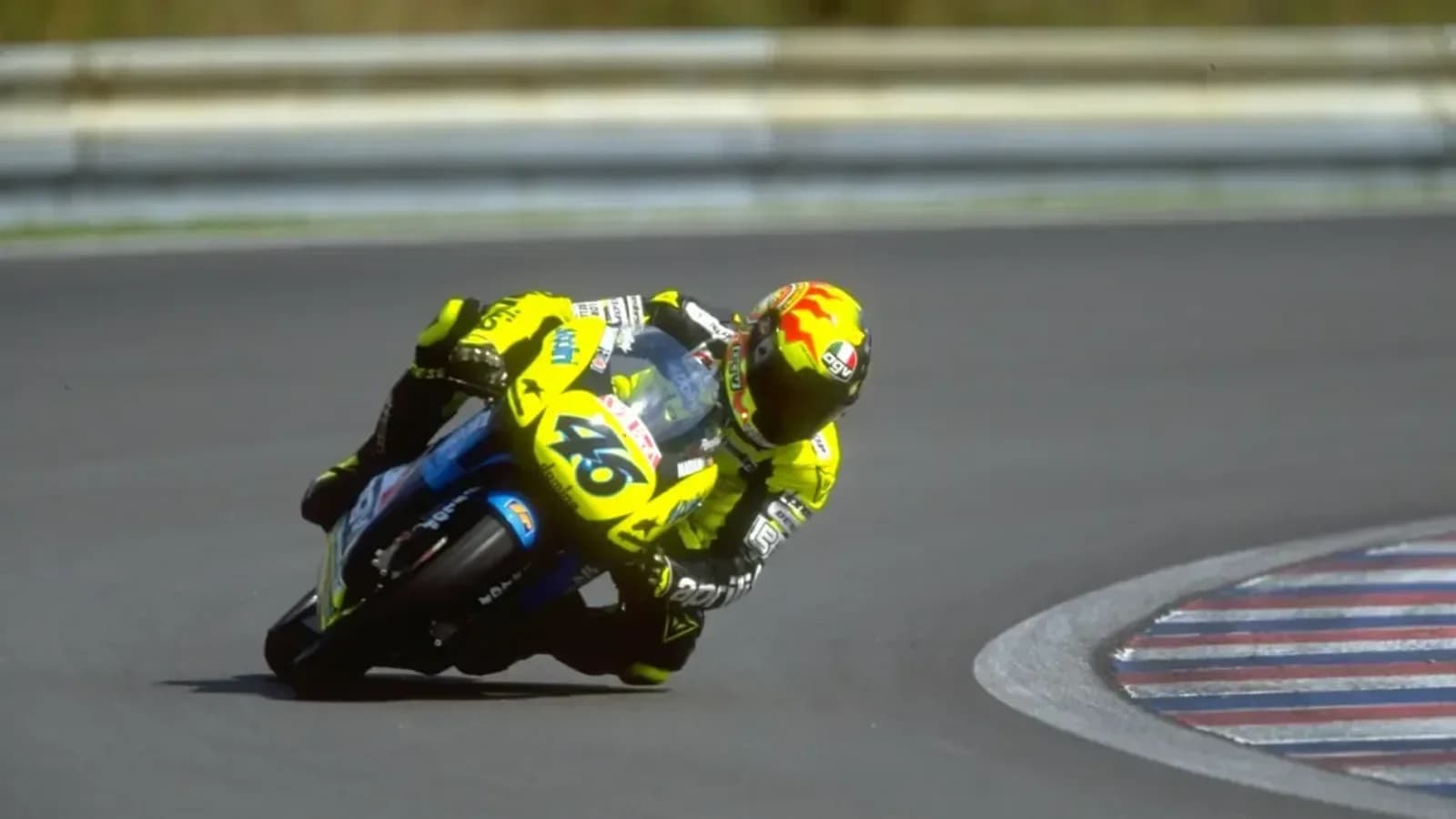El 18 de agosto de 1996, el asfalto del circuito de Brno en la República Checa presenció el nacimiento de una leyenda. Un joven italiano de apenas 17 años y 170 días · Fuente: Mundo Deportivo