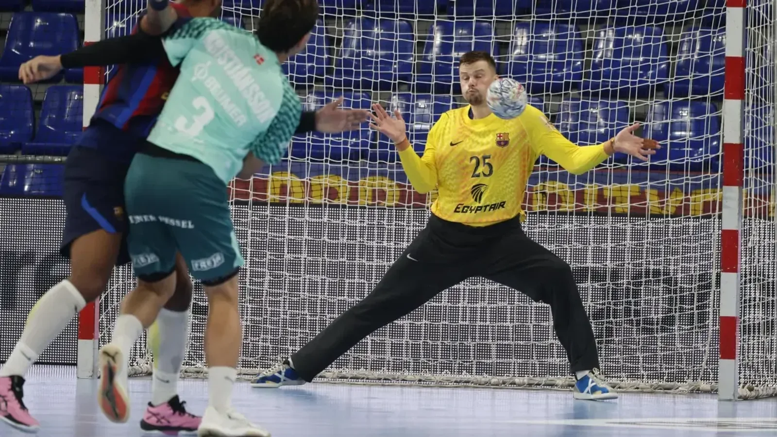 El propio Sergey Hernández considera a Emil Nielsen como "el mejor portero del mundo", pero el nuevo fichaje del Barça ha recordado este miércoles a todo el mun... · Fuente: Mundo Deportivo