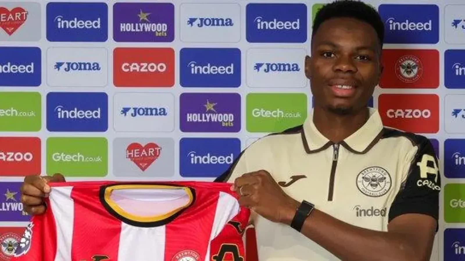 La Premier League sigue rompiendo un año más el mercado y hoy ha dado otro ejemplo de ello con el anuncio por parte del Brentford del fichaje más caro de su historia. · Fuente: Mundo Deportivo