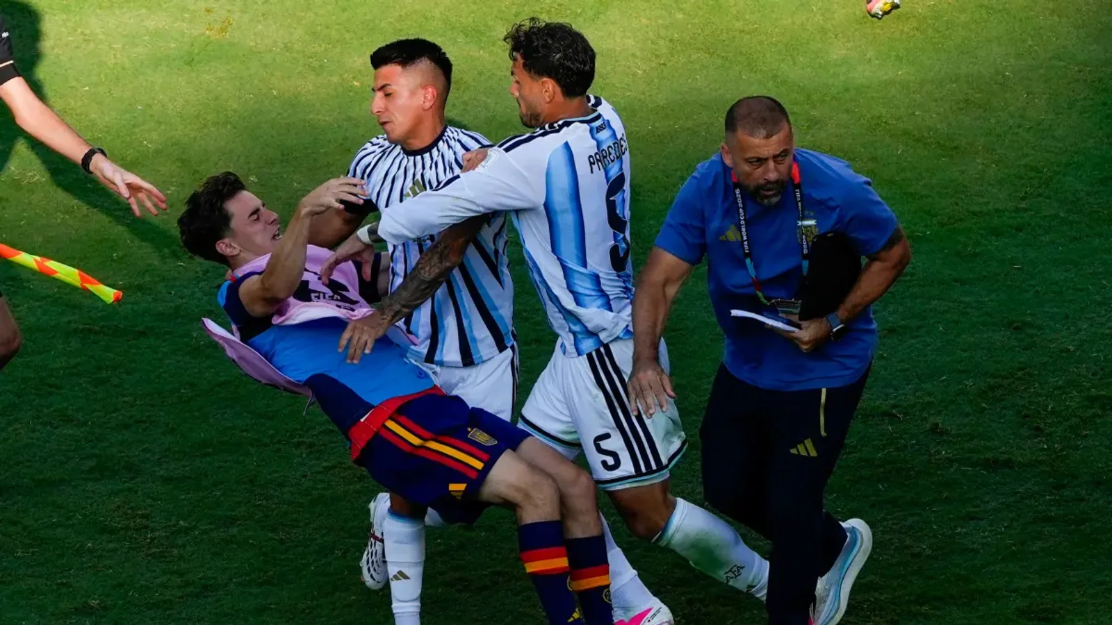Madrid, 24 ago (EFE).- El seleccionador español, Luis de la Fuente, afirmó este lunes que sus jugadores fueron las "víctimas" y los "perjudicados" por... · Fuente: Mundo Deportivo